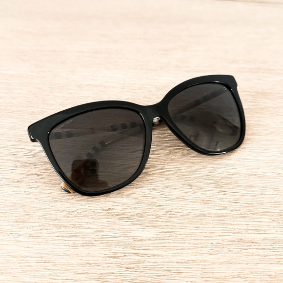 Burberry Black & Burberry Check Polarized Sunglasses - Picture 2 of 6